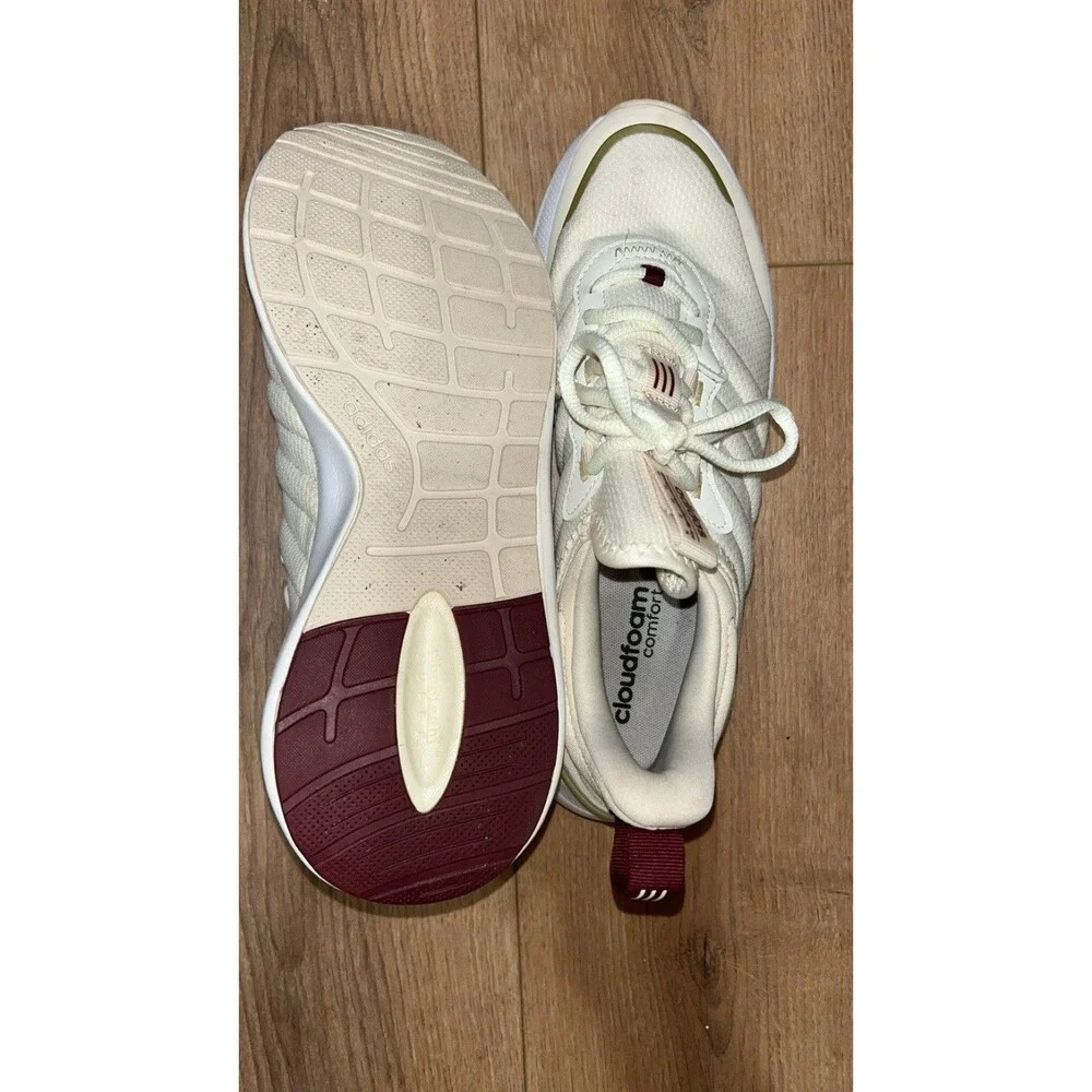 Women’s Adidas Cloud‎ Form Comfort Running Show In Women's US Size 8.5